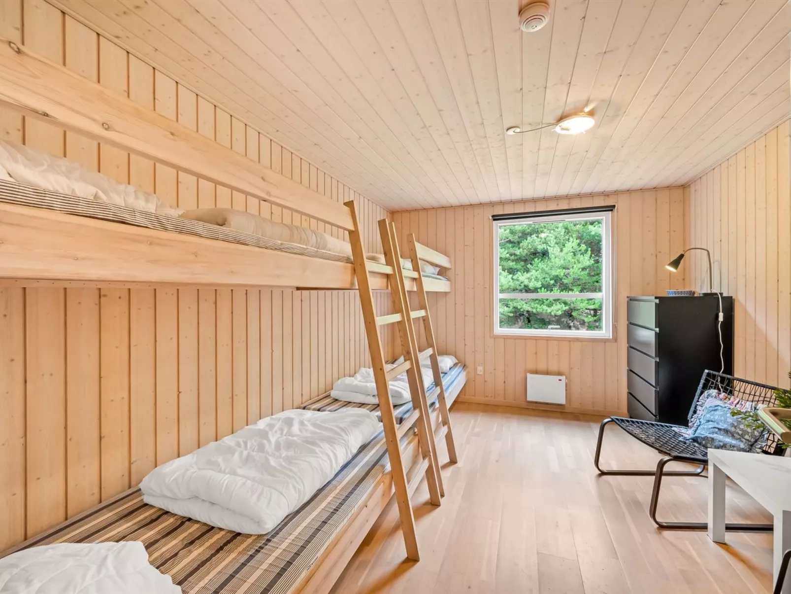 "Trena" - 1.2km to the fjord-Inside