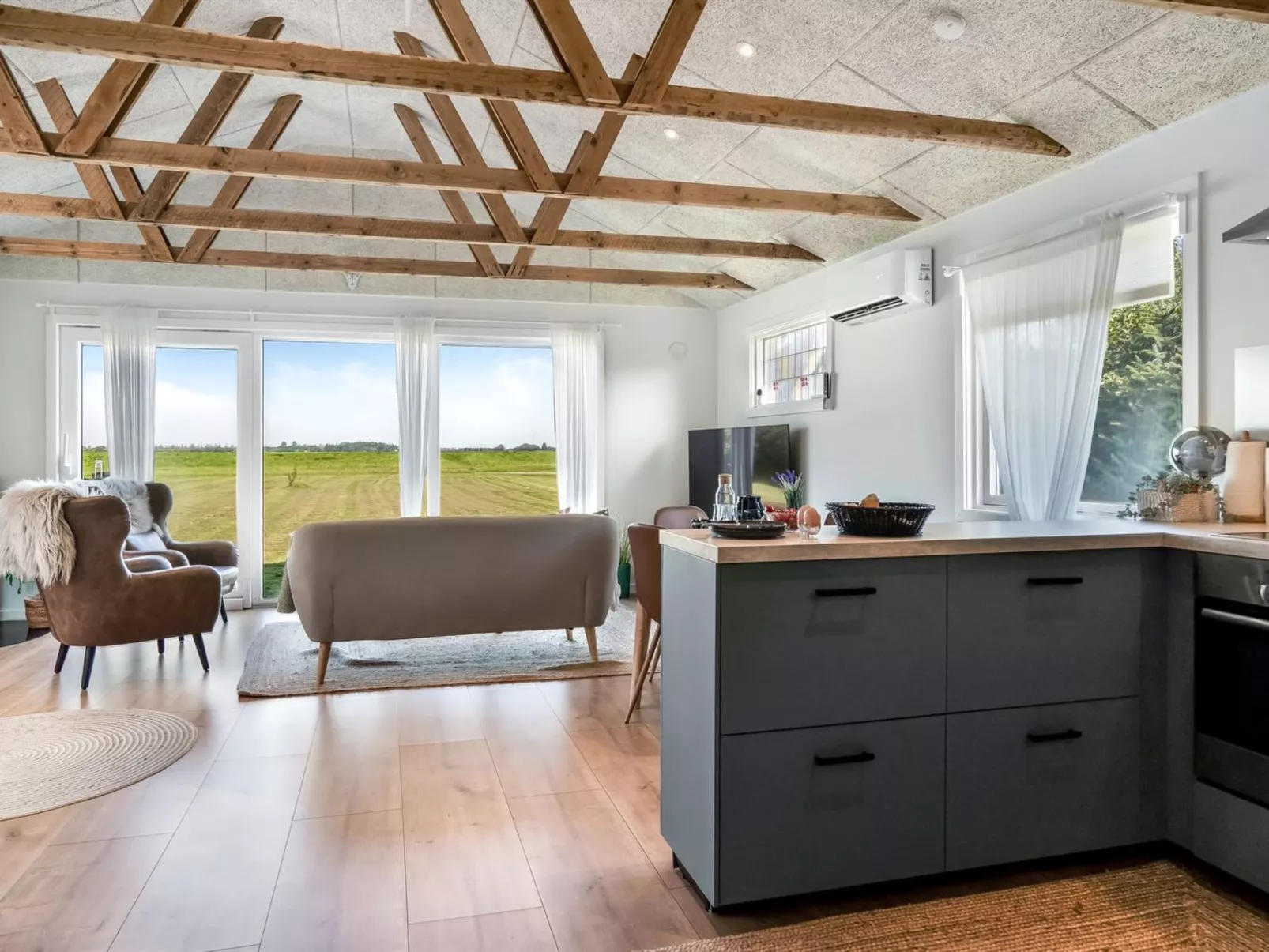 "Kanerva" - 100m to the fjord-Dedans