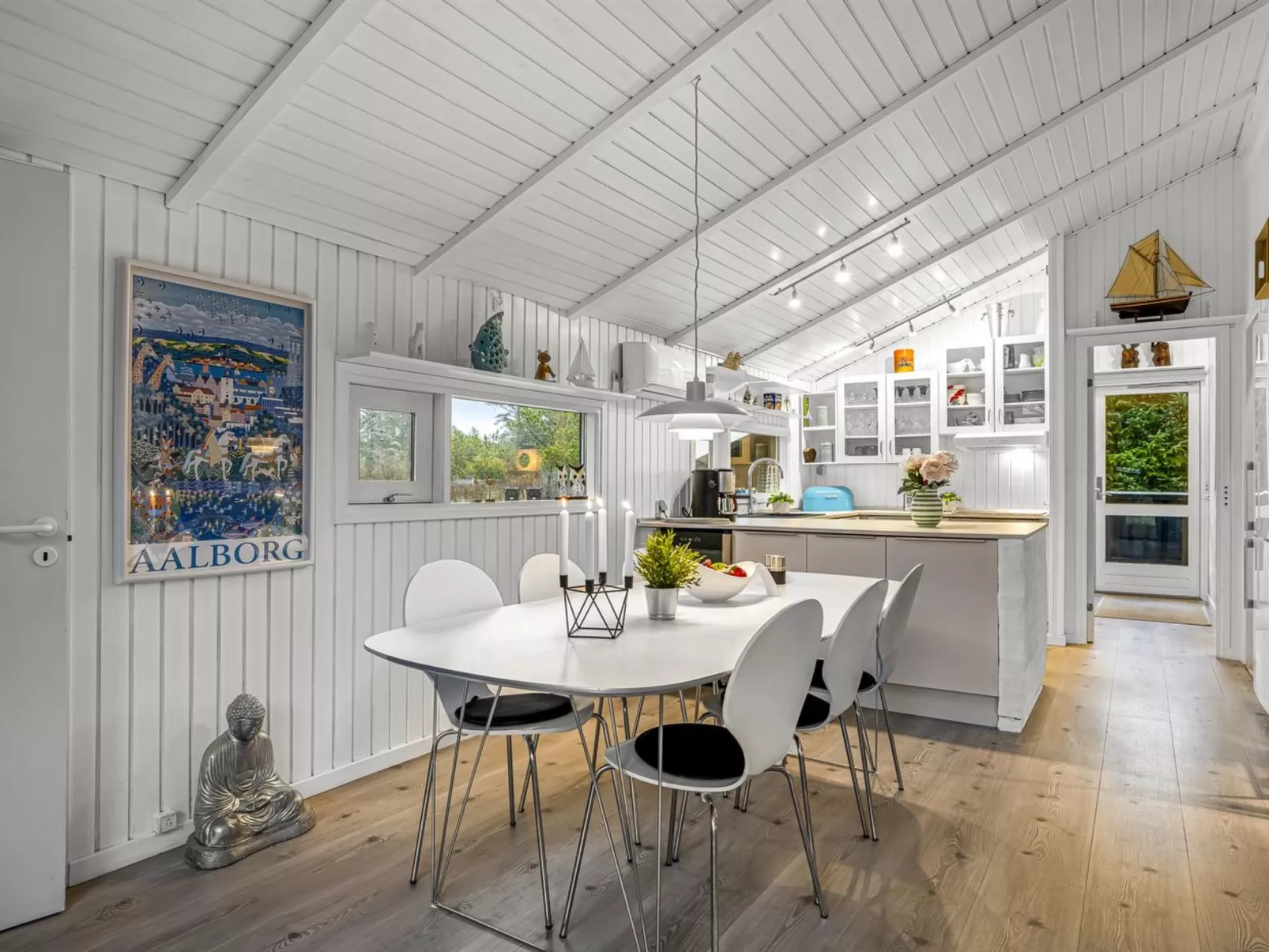 "Gonda" - 2km from the sea-Inside