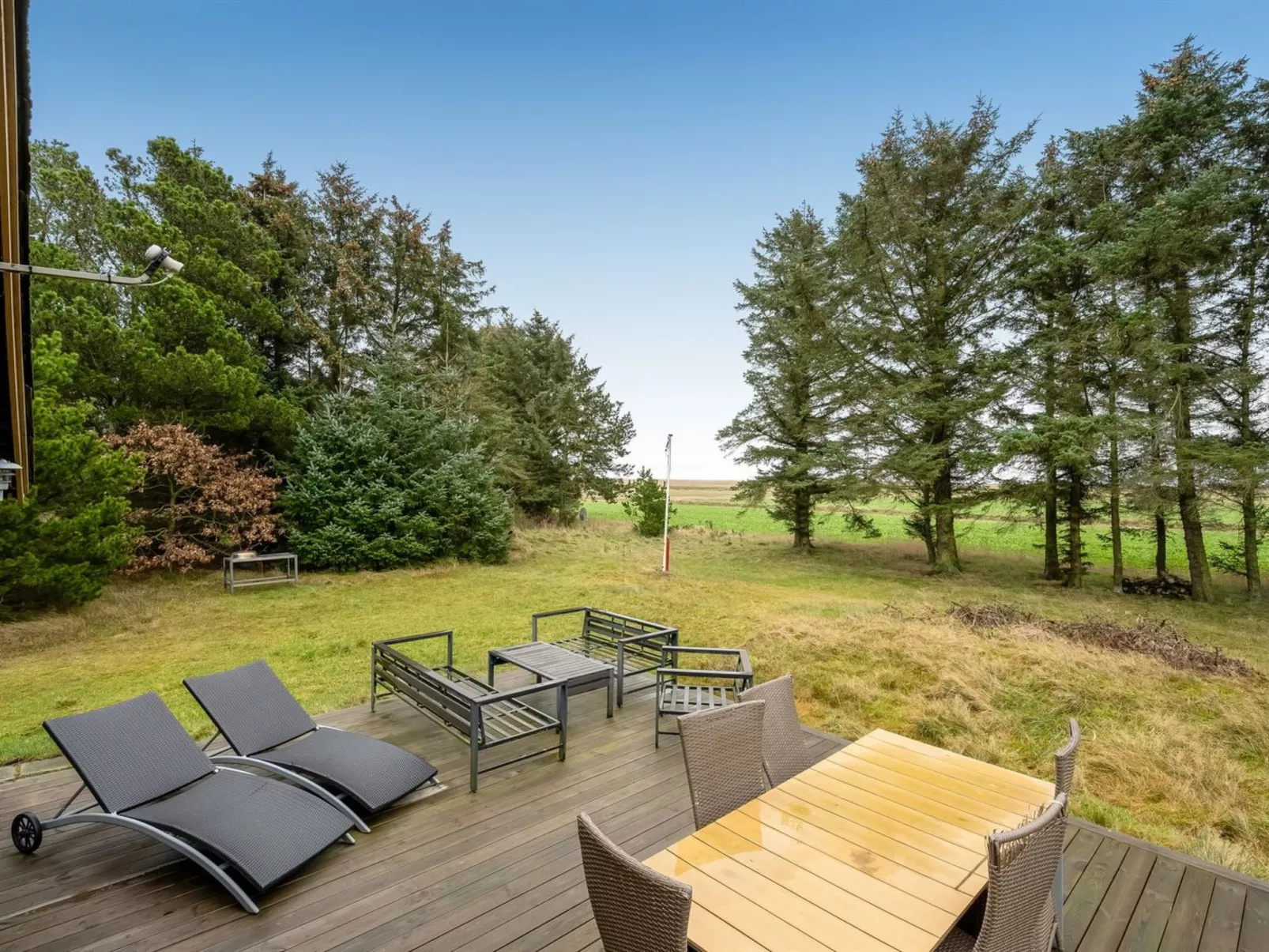 "Brawith" - 700m to the fjord-Outside