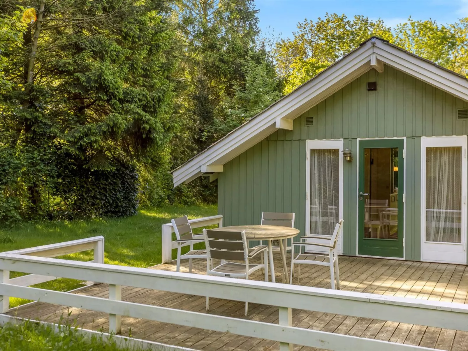 "Ung" - 30km from the sea-Outside