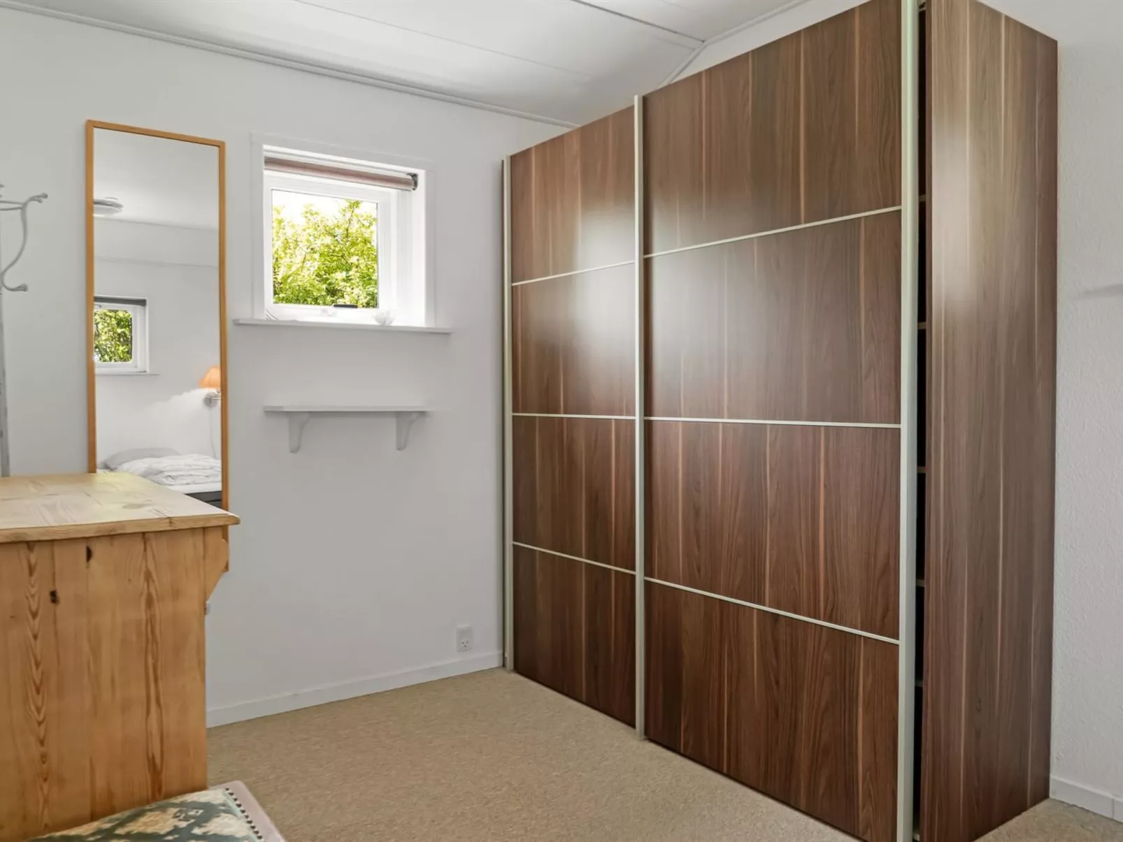 "Meindor" - 240m to the fjord-Drinnen