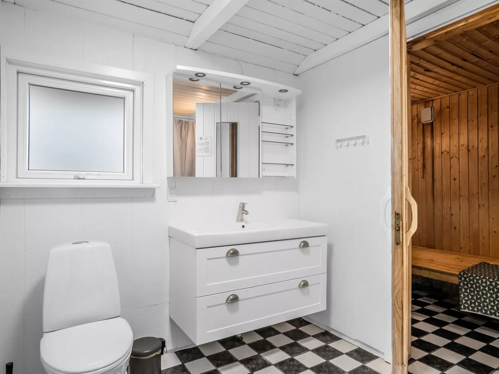 "Caya" - 750m from the sea-Inside