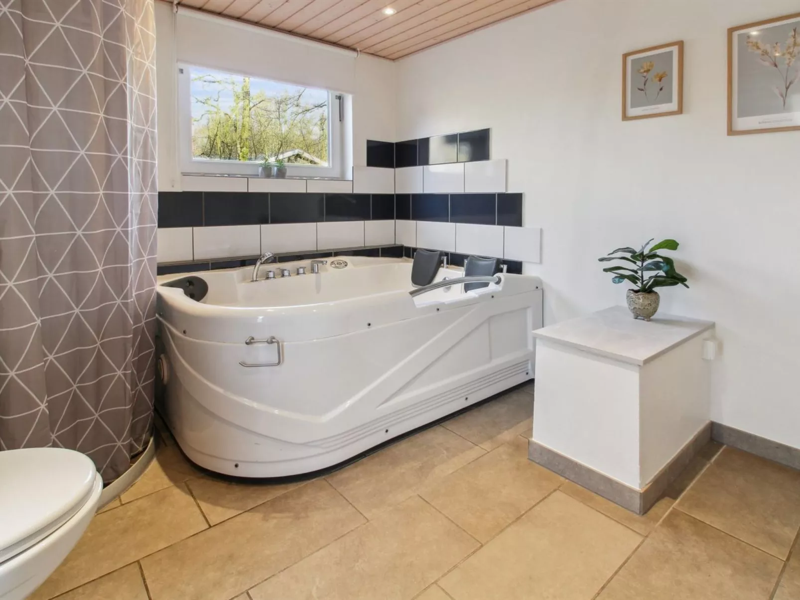 "Solvejg" - 30km from the sea-Drinnen