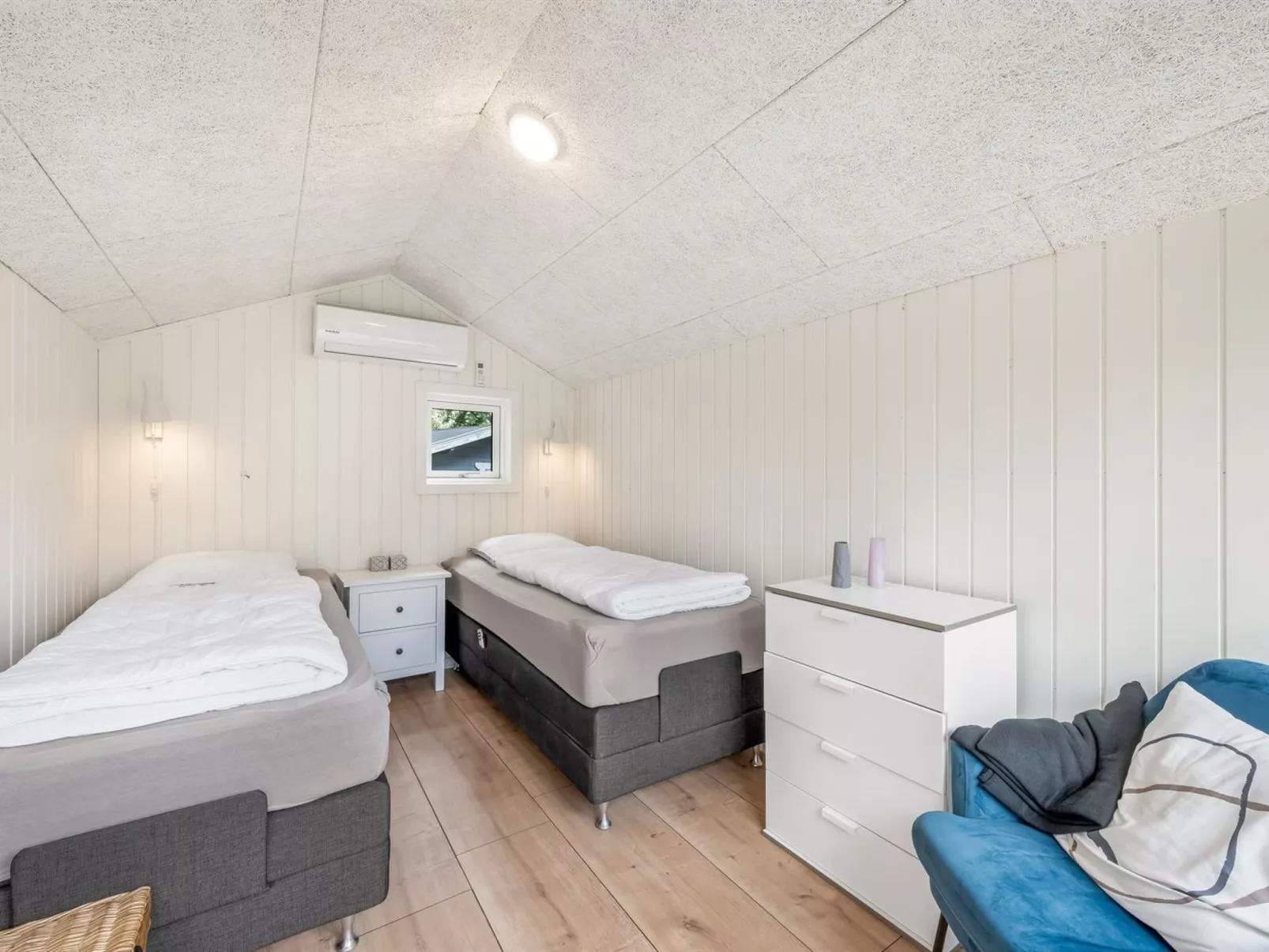 "Tiina" - 500m to the fjord-Inside