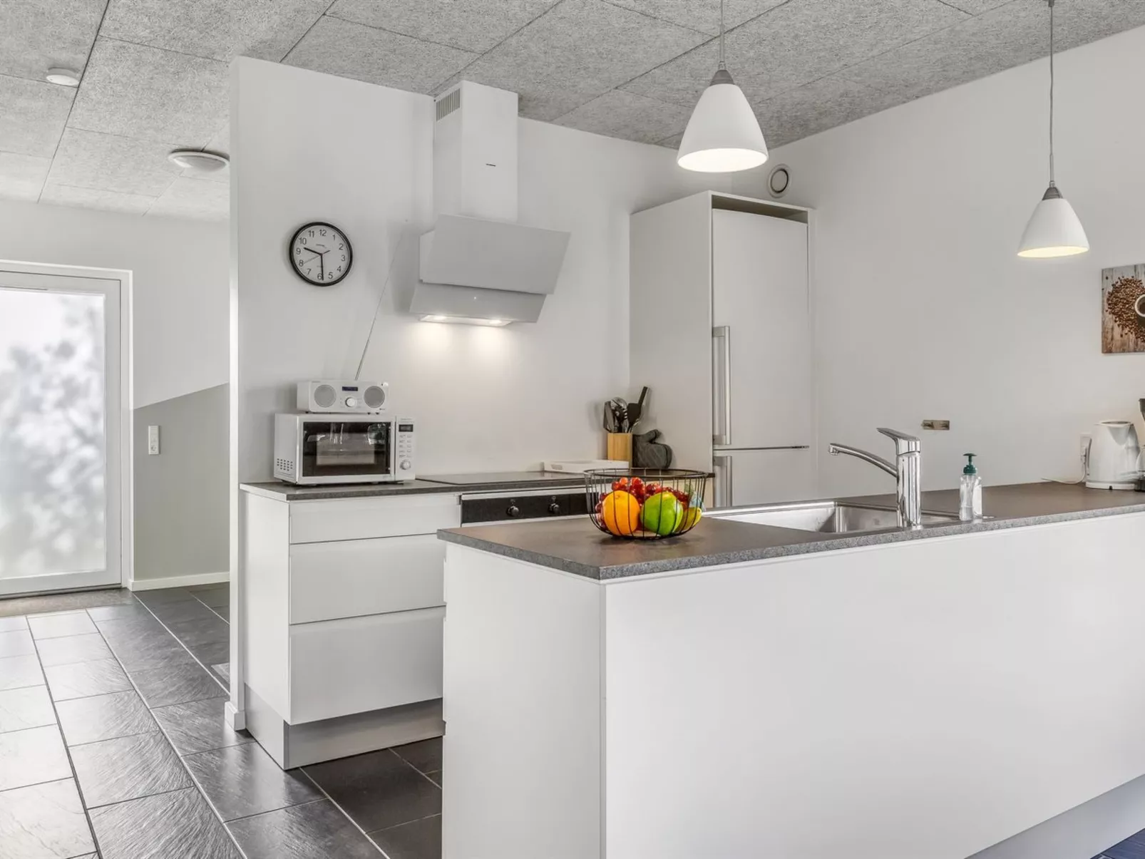 "Hunding" - 2.5km from the sea-Drinnen