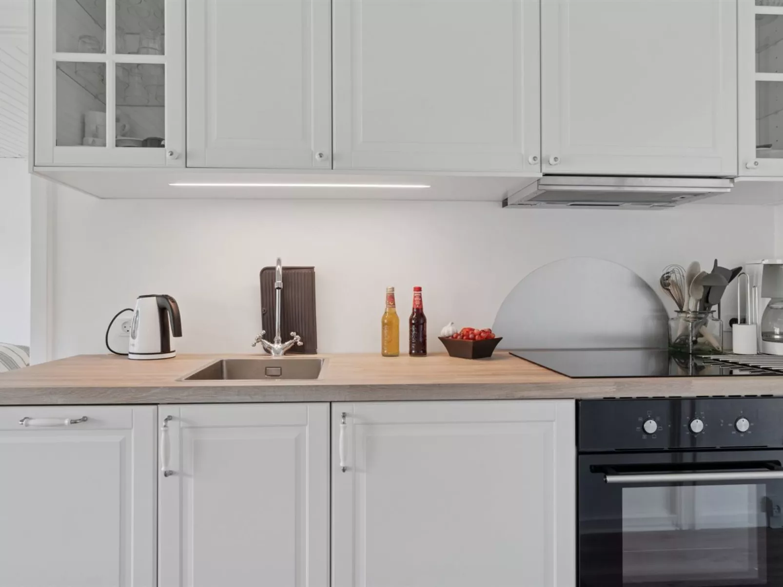 "Kate" - 300m from the sea-Inside