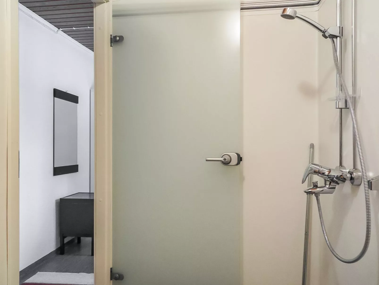 Levin mummola-Dedans