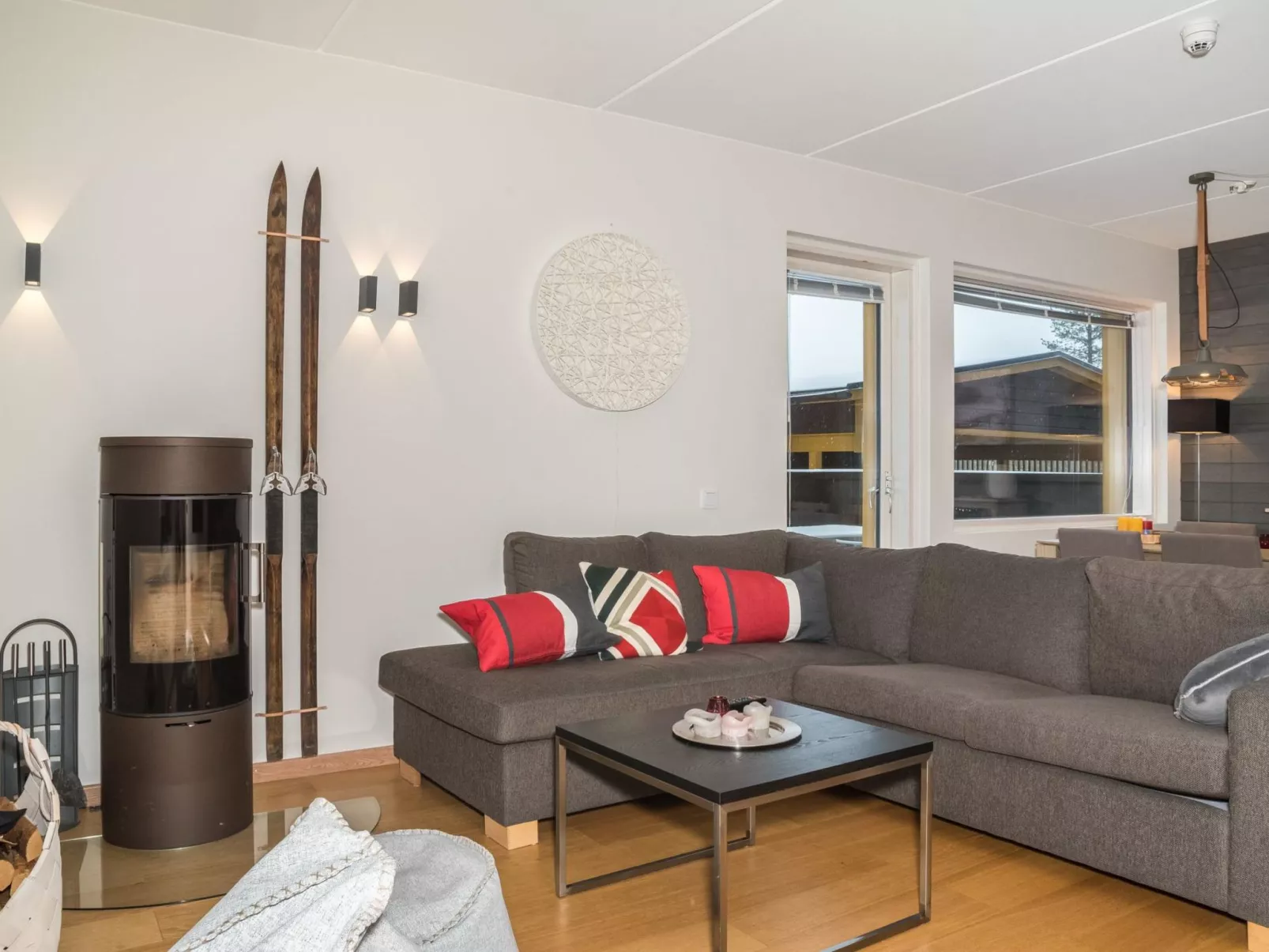 Levi hillside-Drinnen