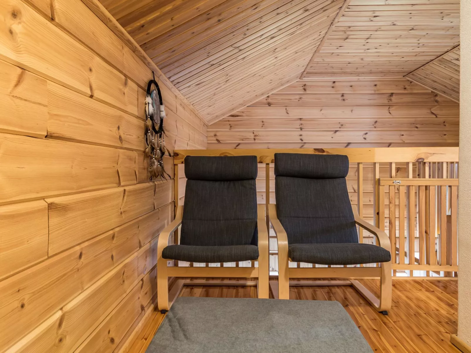 Levin kultakoto-Inside