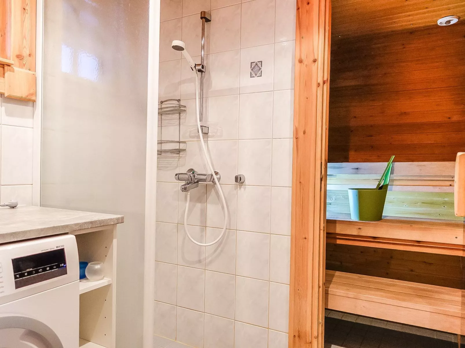 Lomapykälä 1 a-Drinnen