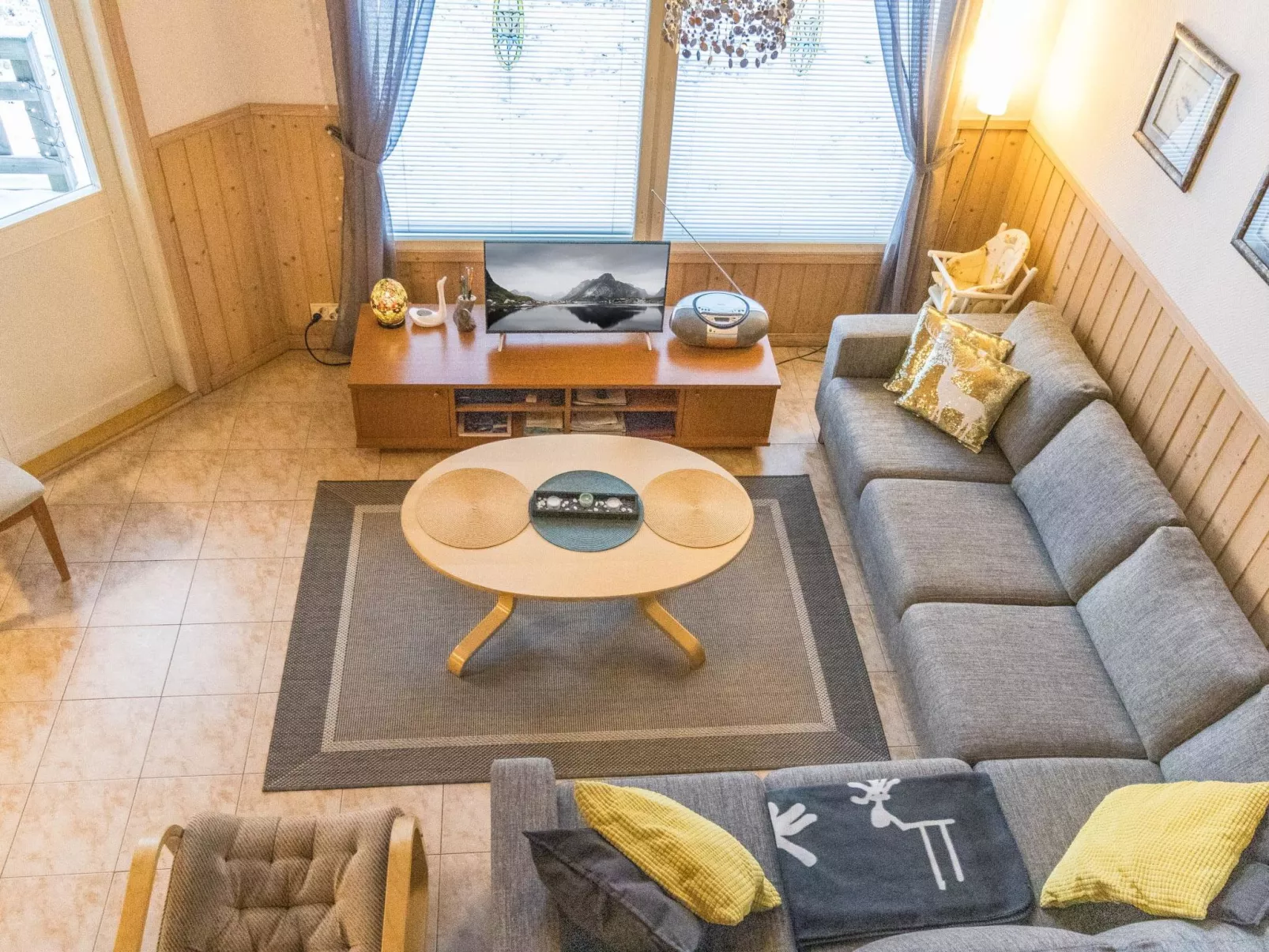 Aslakin helmi b-Drinnen