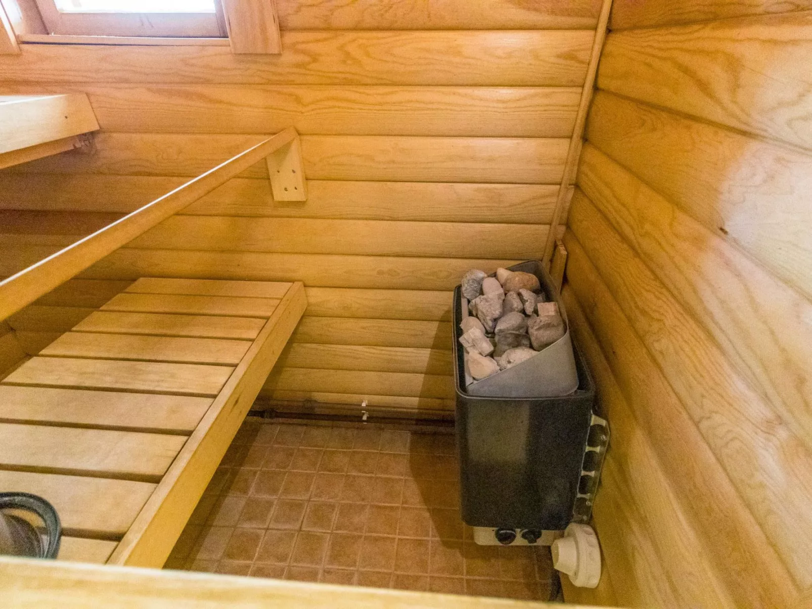 Kuukkelin tupa 1-Dedans