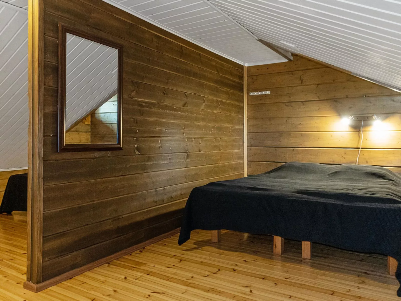 Puuhapirtti 1-Drinnen