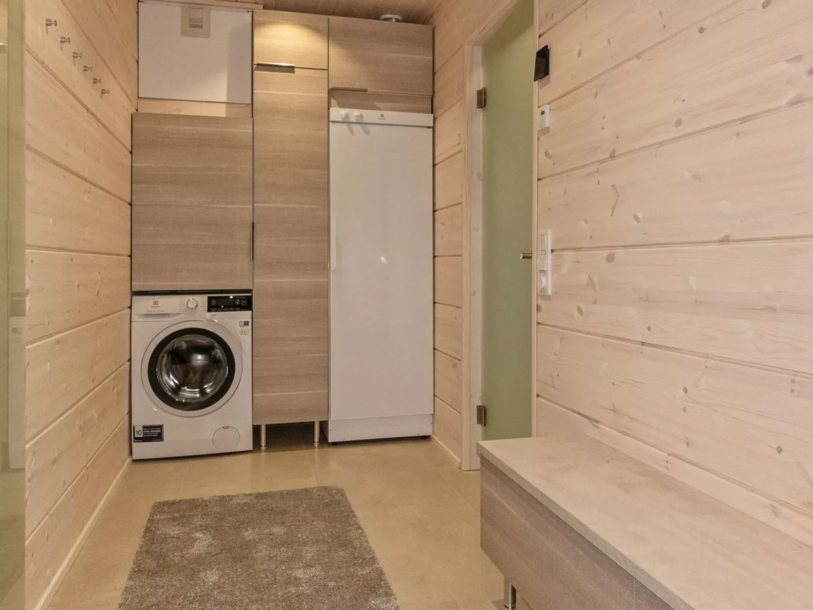 Villa paadari-Drinnen