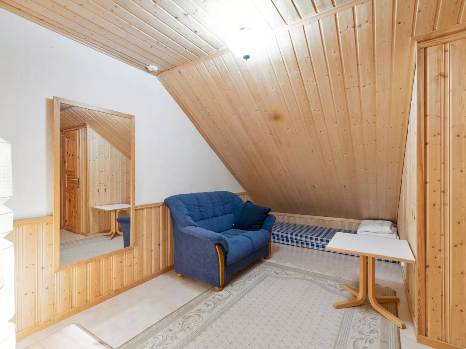 Ylläshuili 2-Drinnen