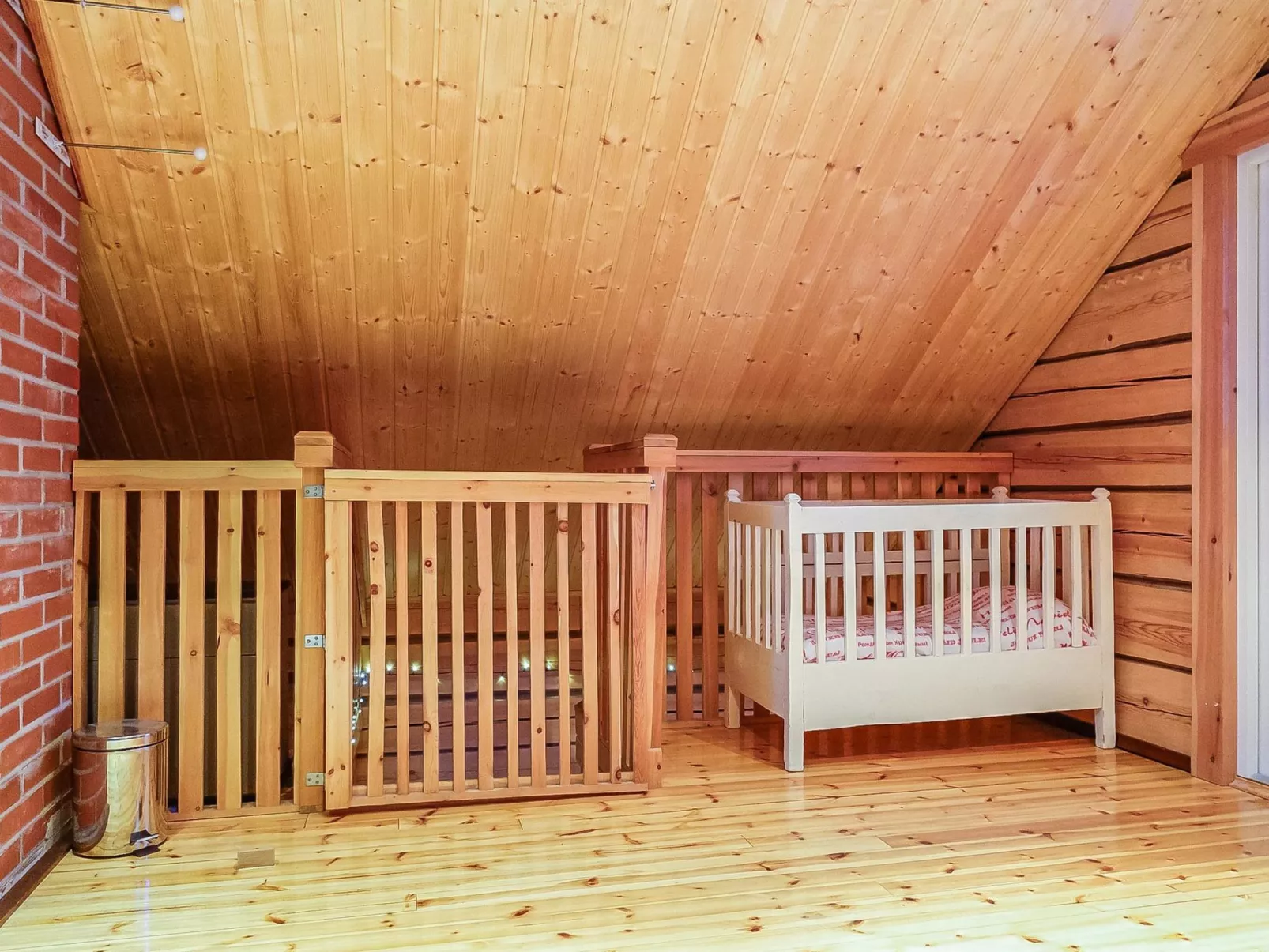 Ylikyrön mökki-Inside