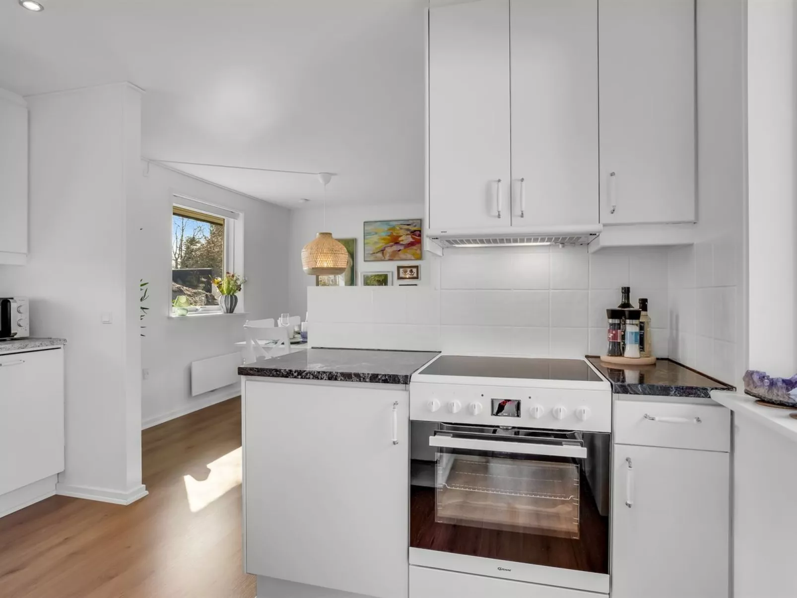 "Hane" - 750m from the sea-Inside