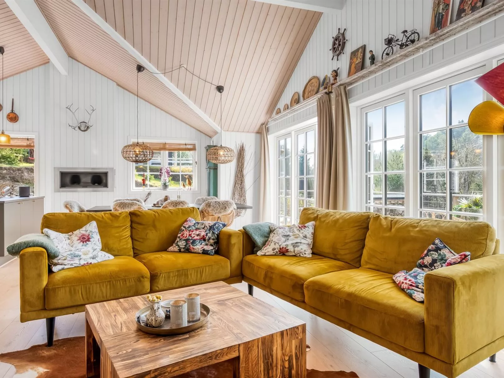 "Blek" - 2.8km from the sea-Inside