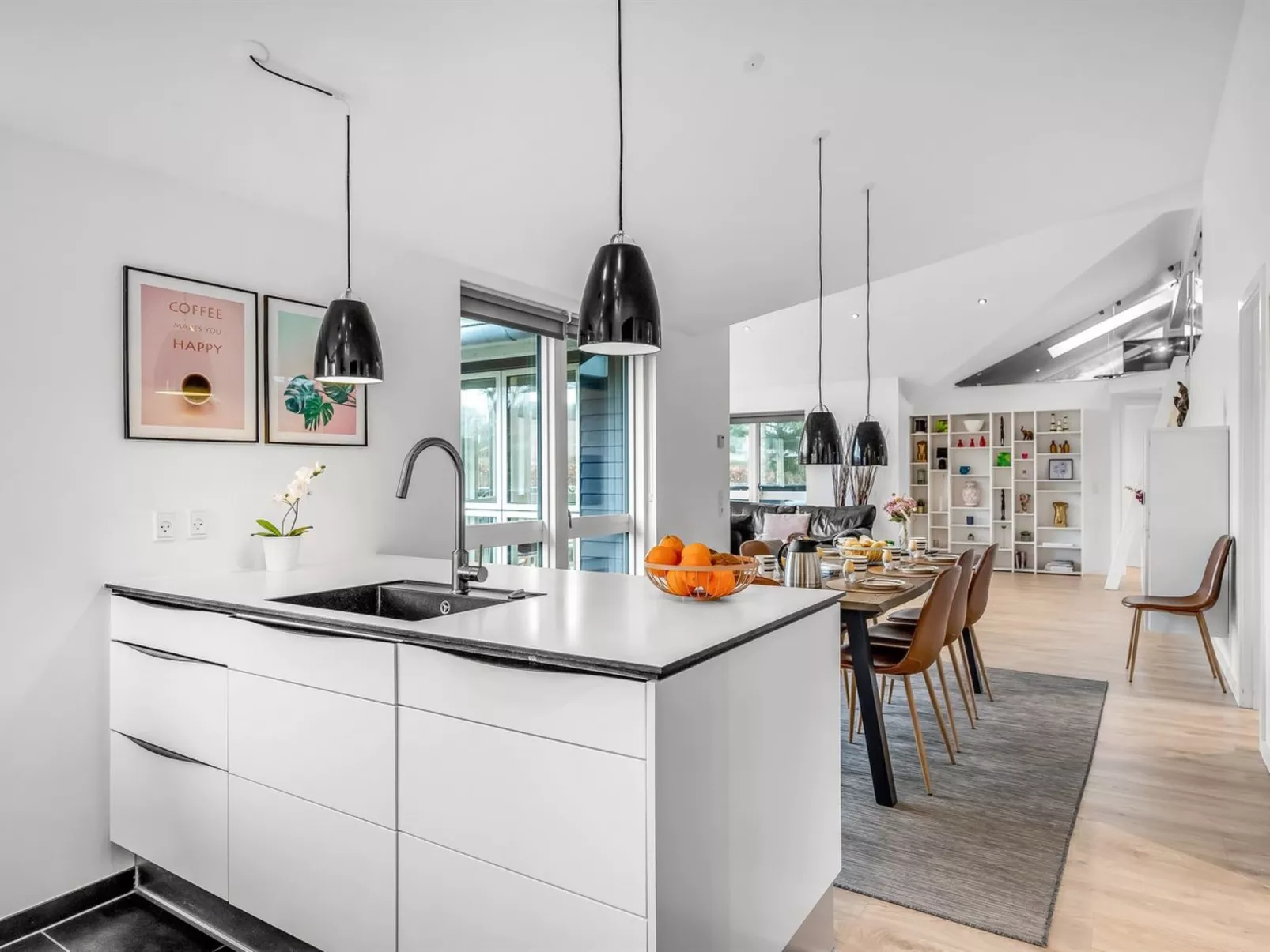 "Carlie" - 250m to the fjord-Inside