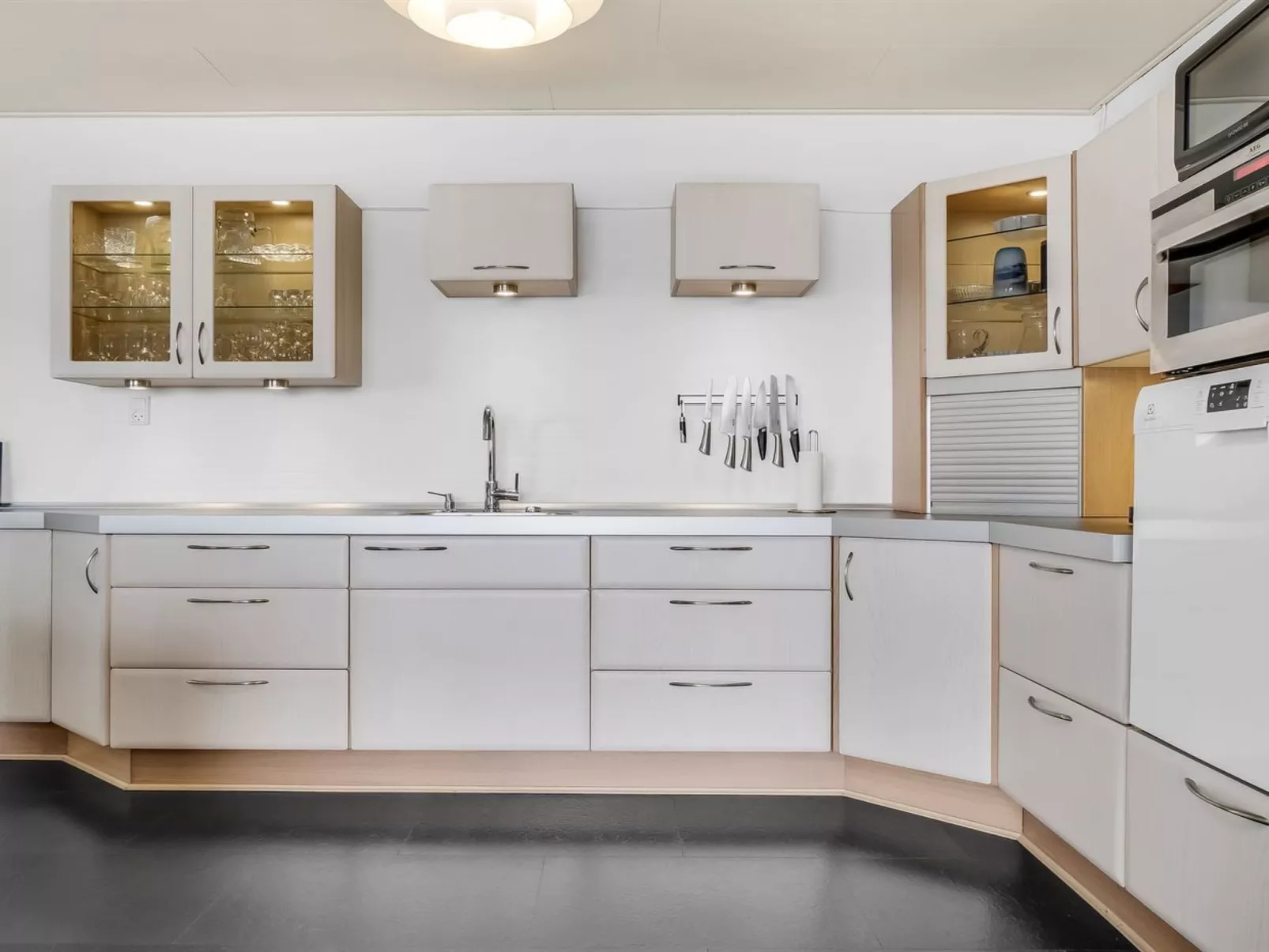 "Kora" - 2km from the sea-Drinnen