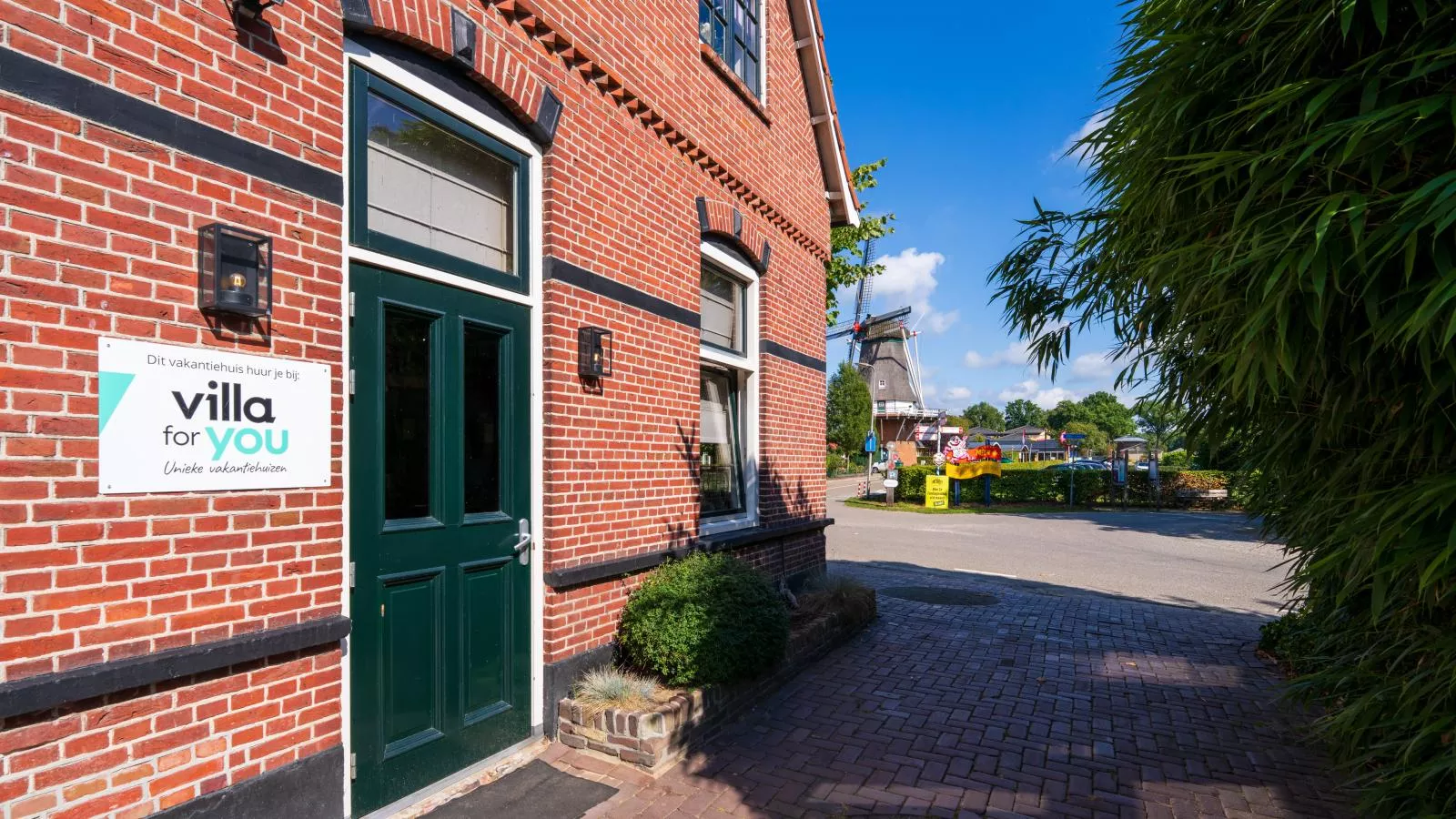 Billie-Exterior in summer