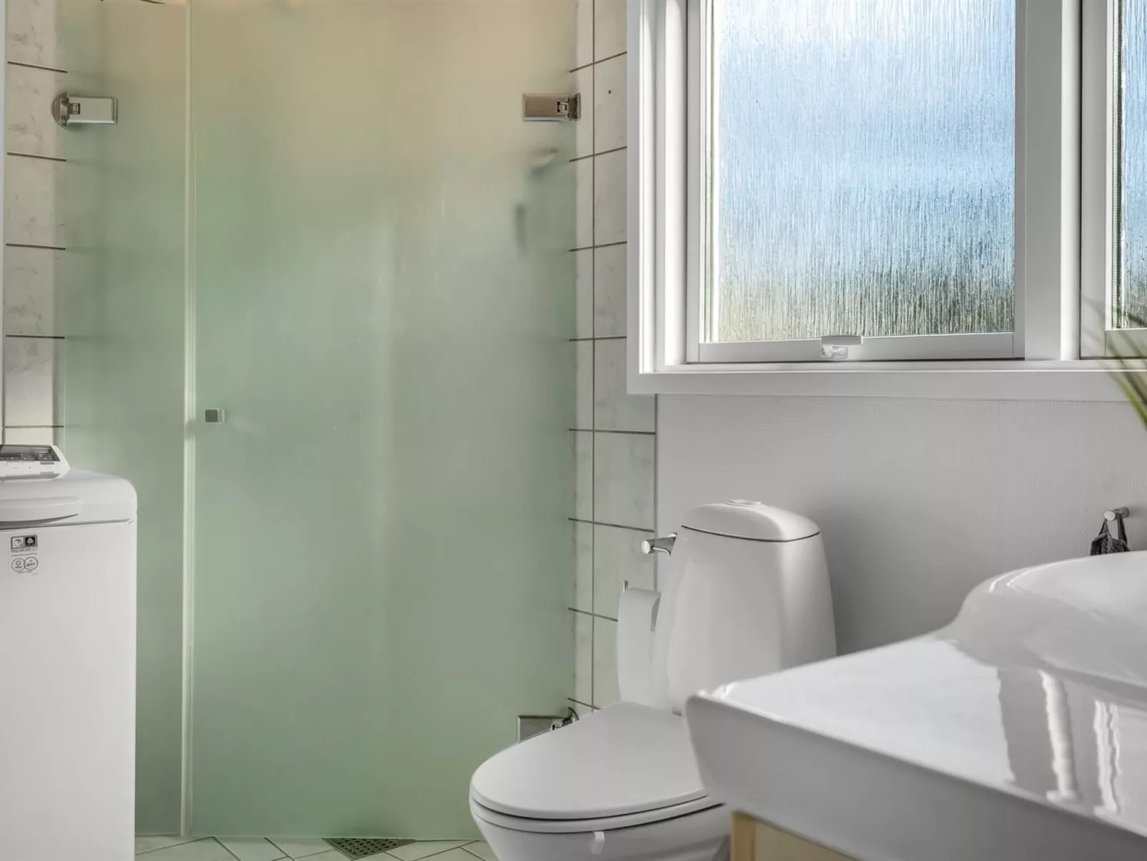 "Elisabete" - 200m to the fjord-Inside