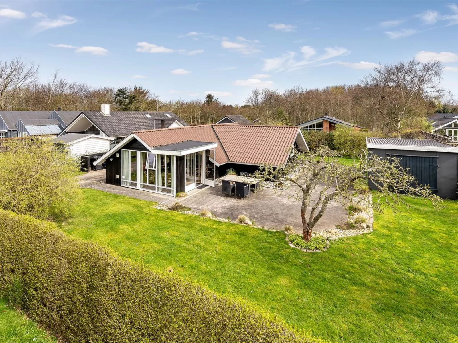 "Magnus" - 250m to the fjord-Outside