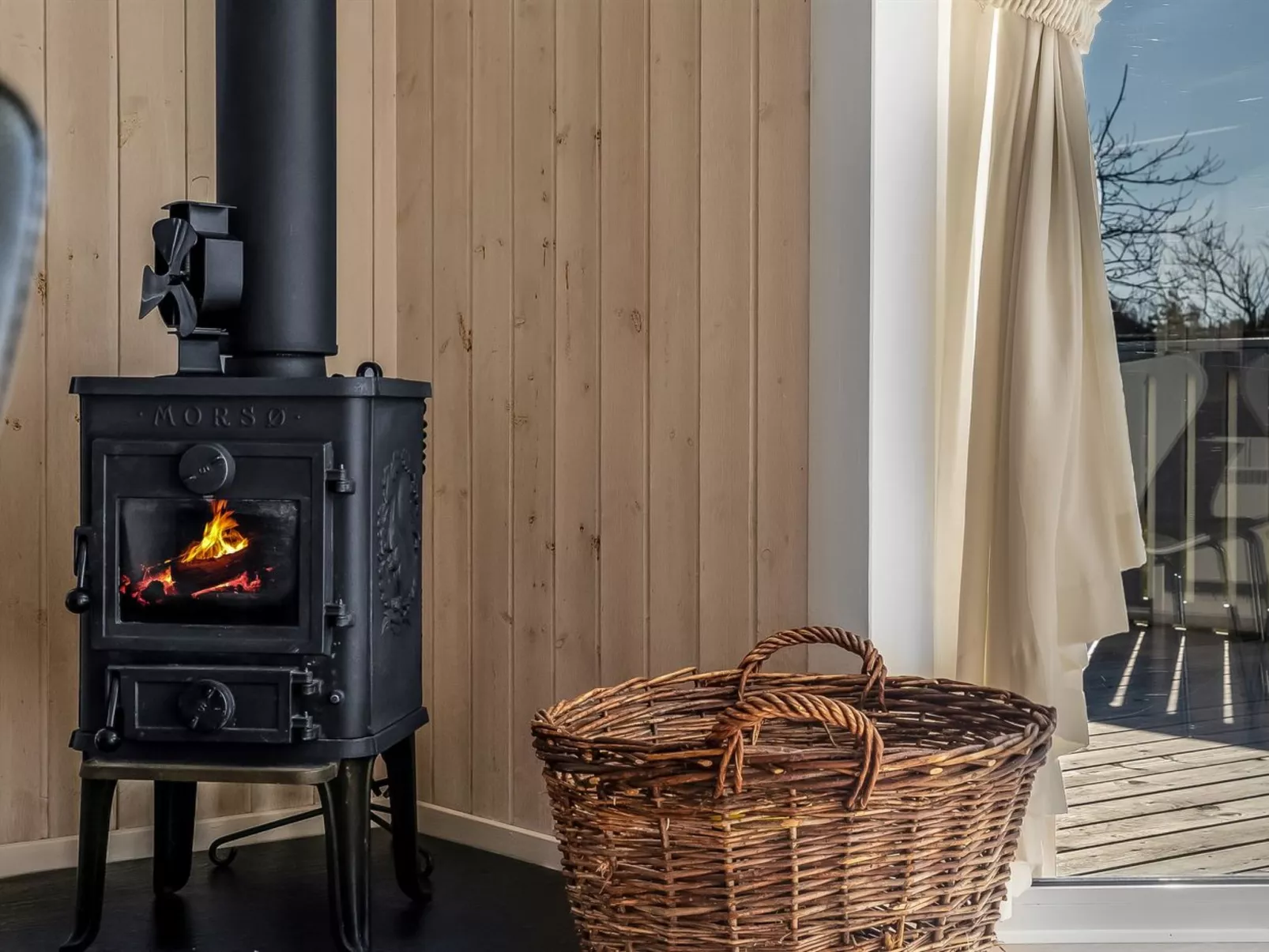 "Henri" - 1.2km from the sea-Inside