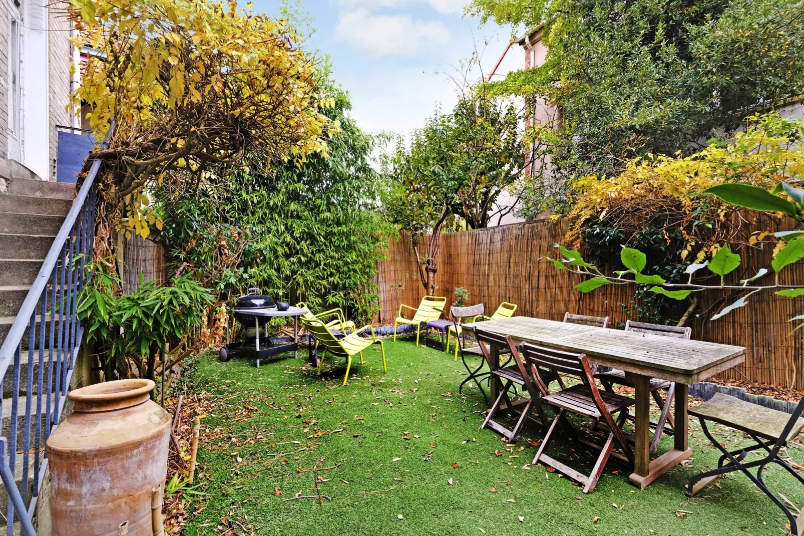 CL-32-ARC-Gardens in summer