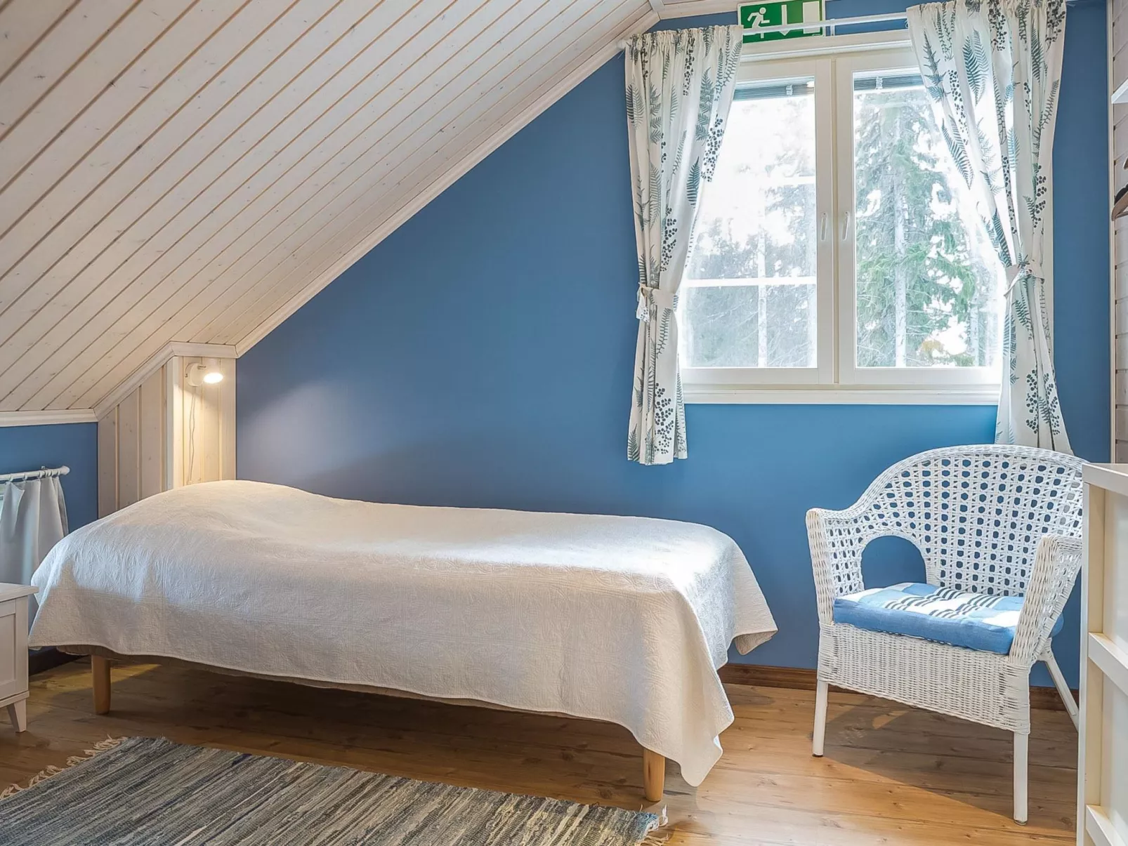 Villa kukkula-Drinnen