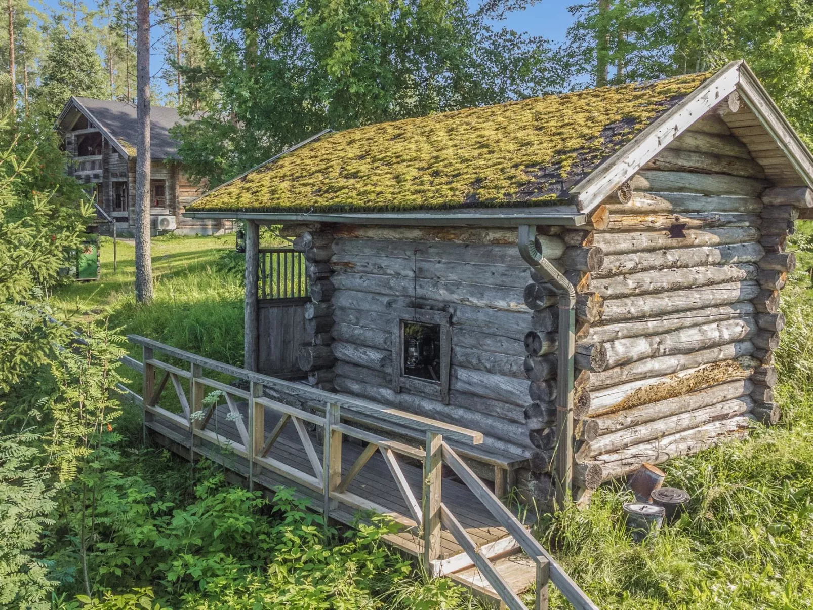 Karjalan kelohuvila-Drinnen