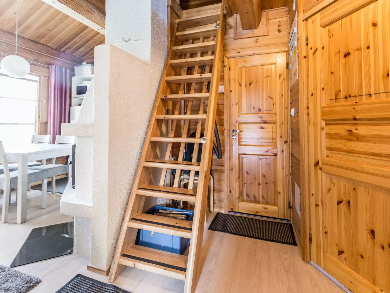 Vuosselinkulma 1-Dedans