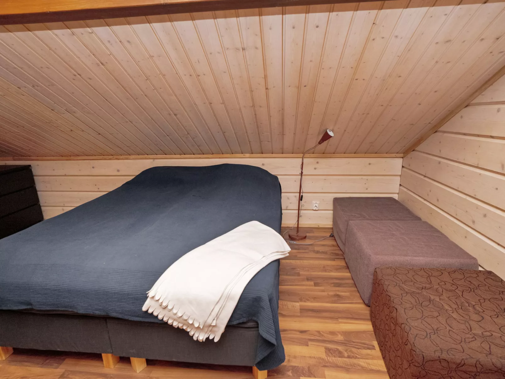 Vuosselin kataja 5-Dedans