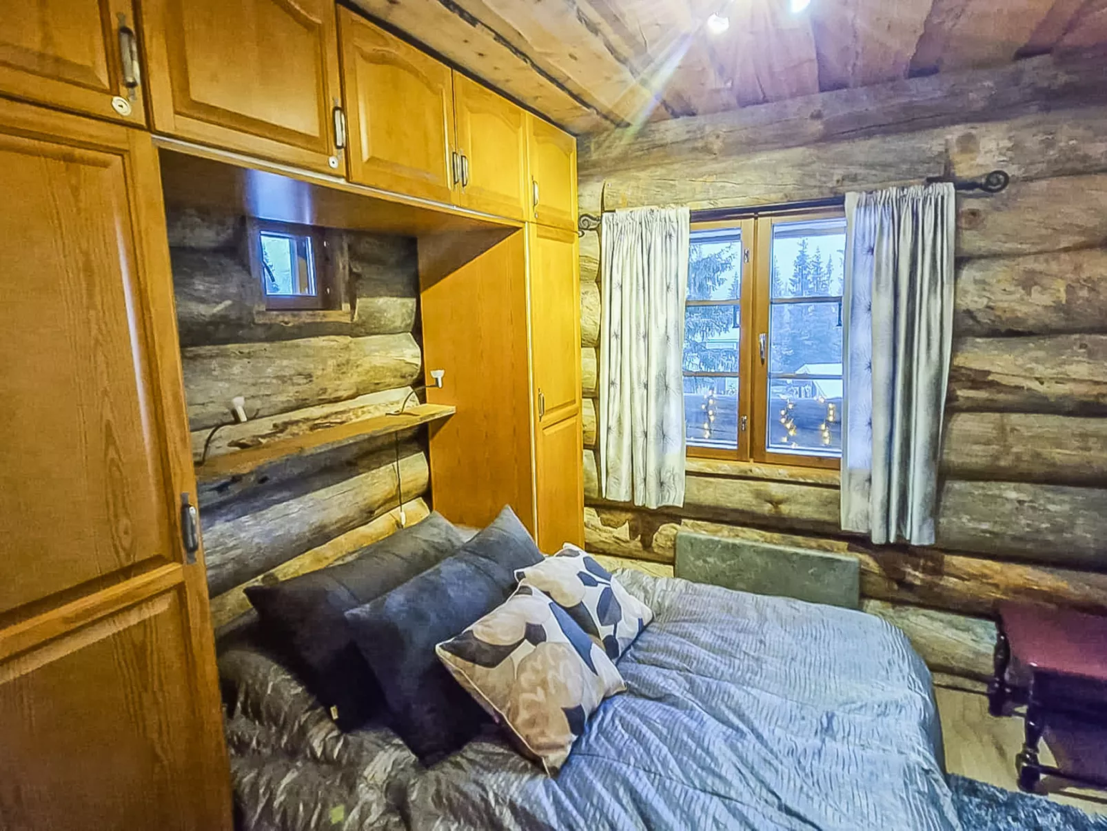 Kulta-vuosseli a-Drinnen