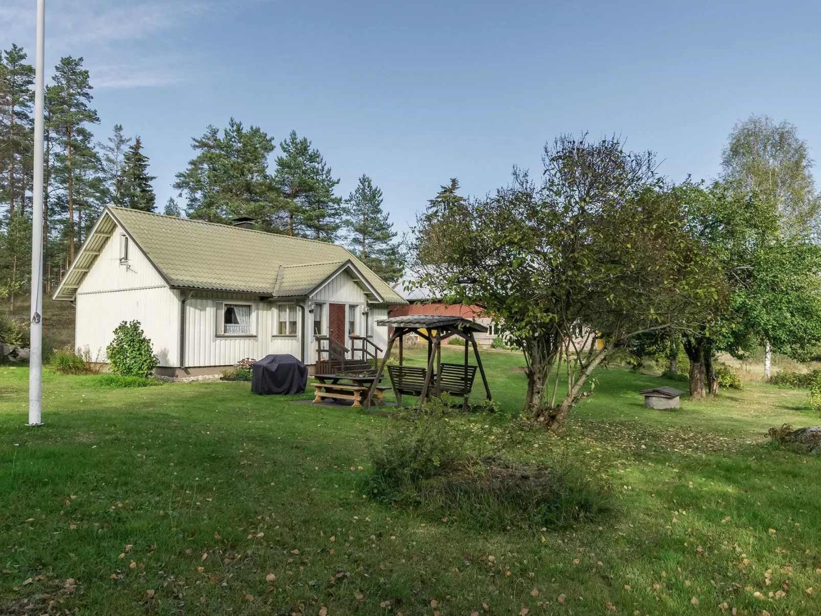 Mäkelän vierastalo-Drinnen