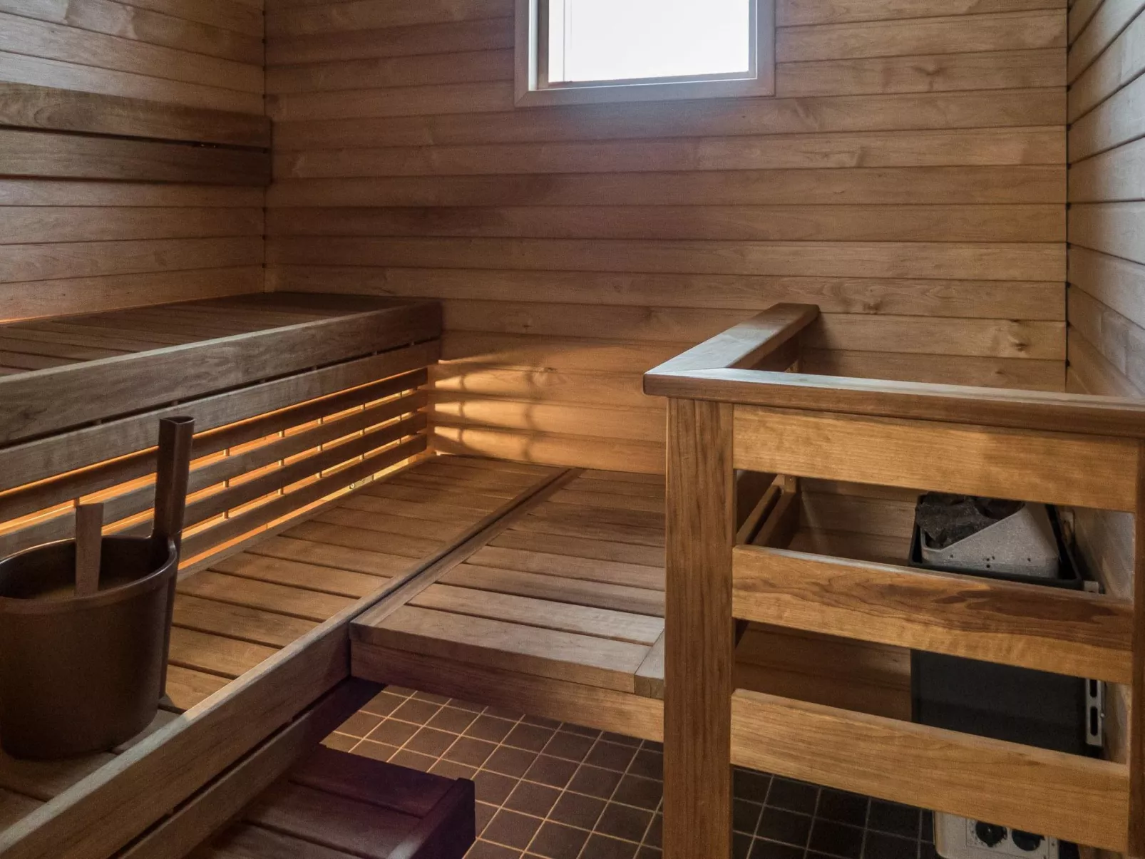 Klz rodoniitti-Drinnen