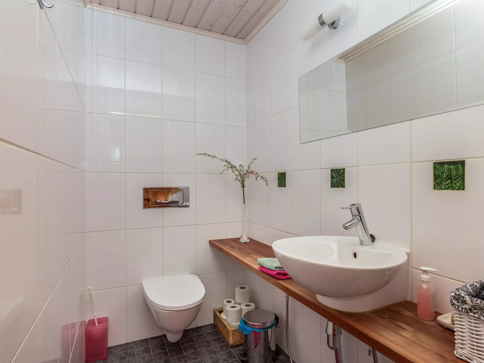 Koivuniemen rouva-Inside