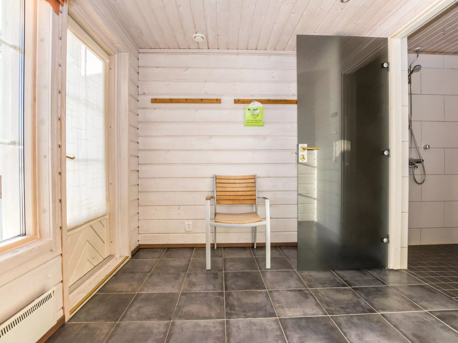 Aurinko-saaga 4 paritalo-Dedans