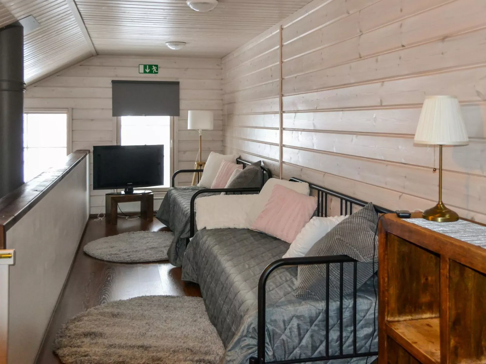 Aurinko-saaga 6 paritalo-Dedans