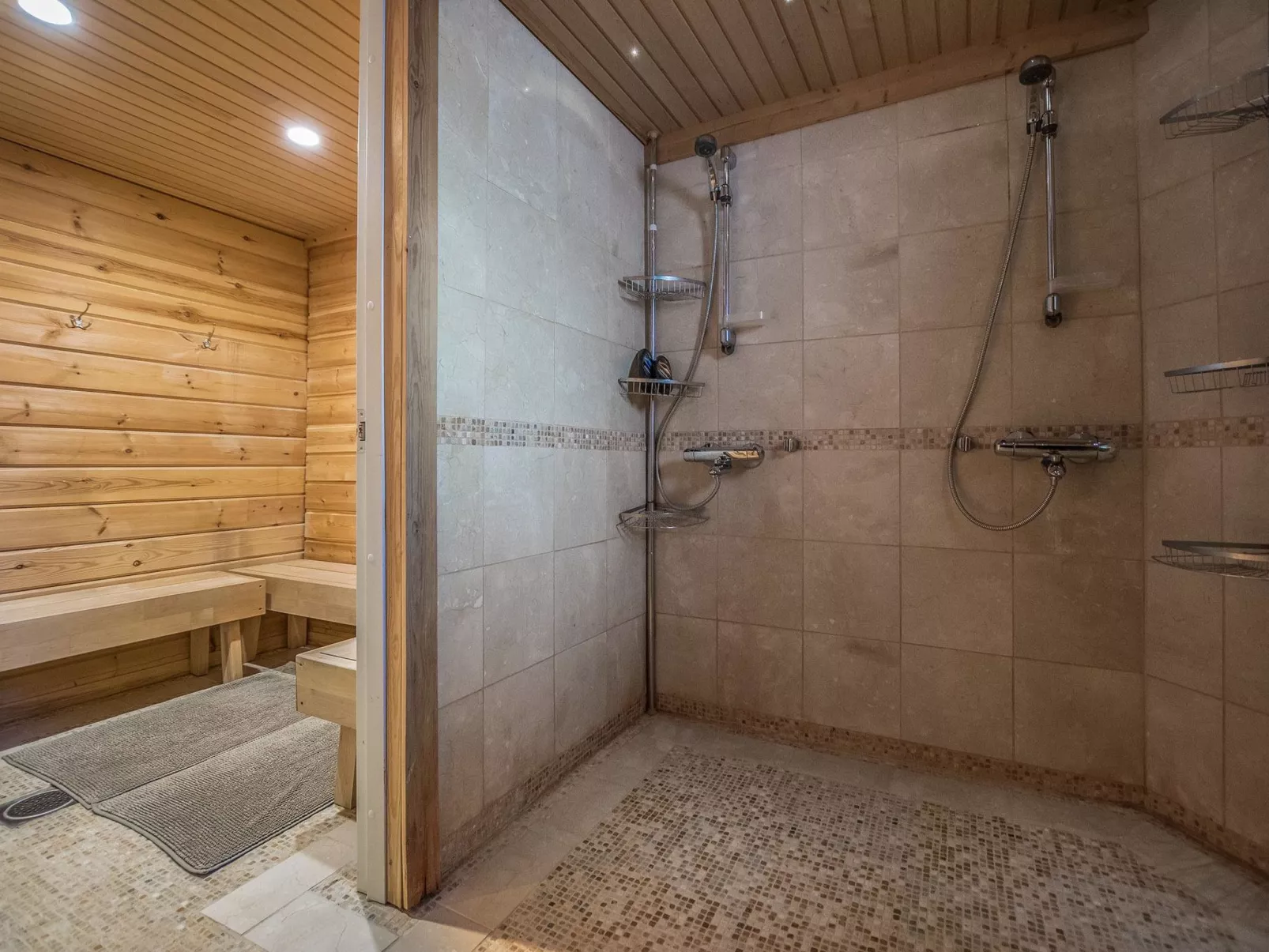 Uulanlinna b, paritalo-Dedans