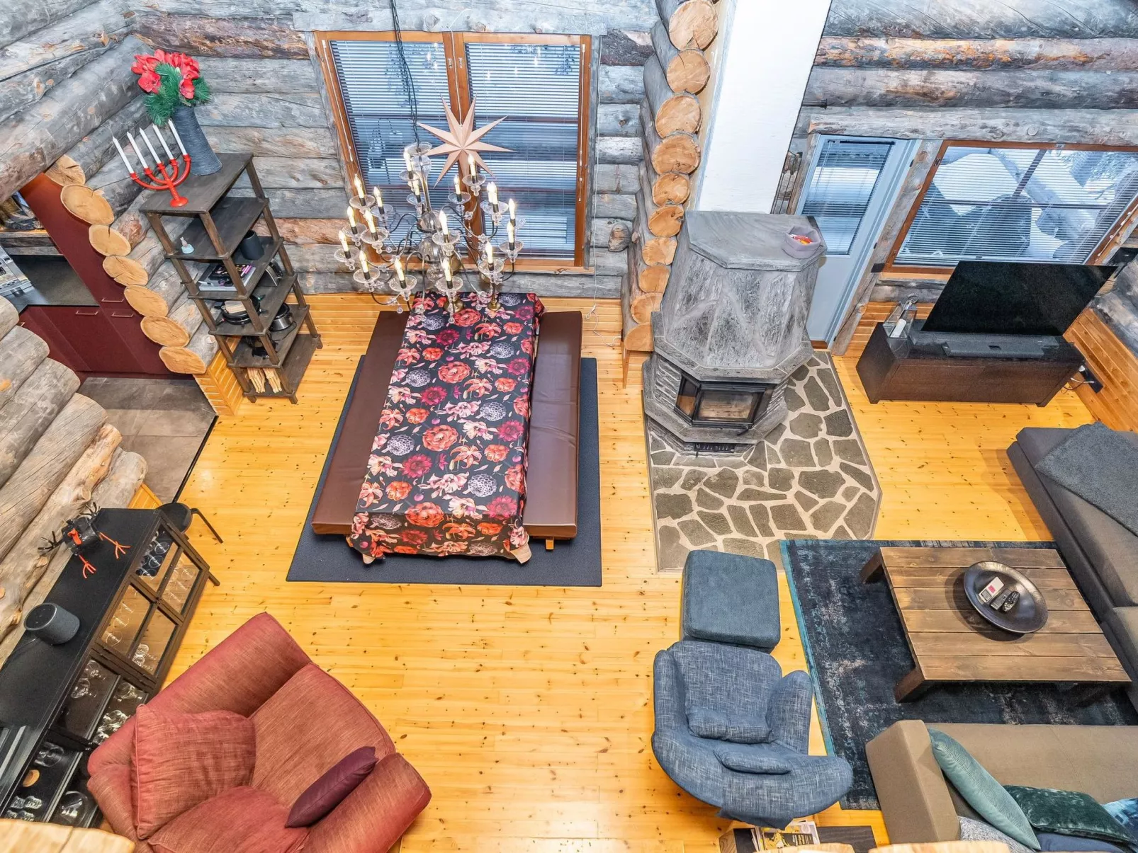 Ruka-rokova 2-Dedans