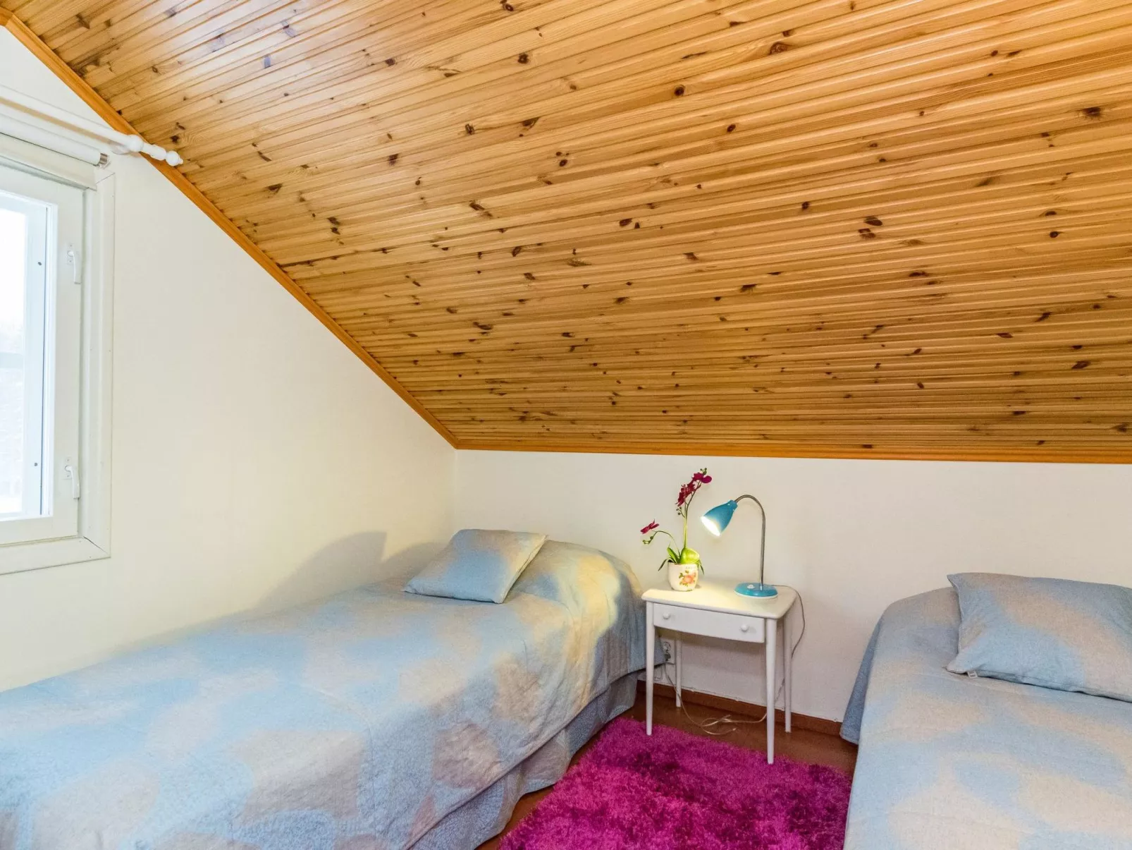 Wanha karminranta-Inside