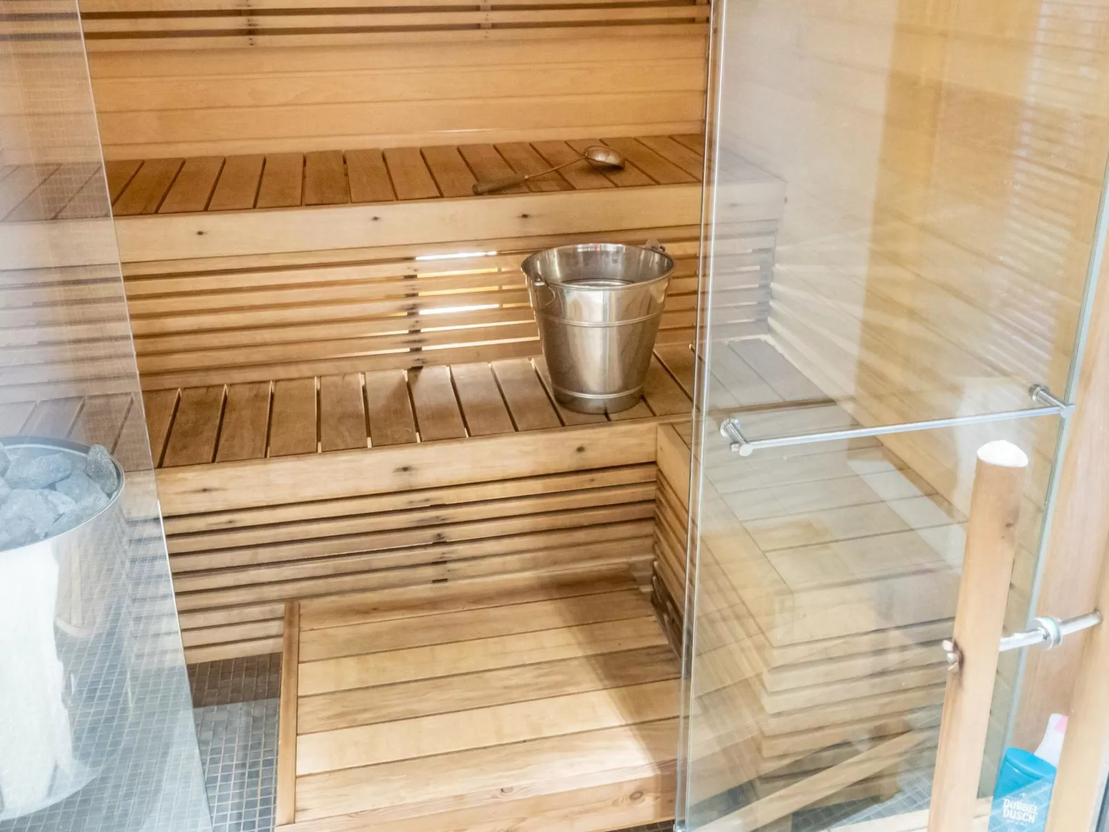 Sallan lumous a-Dedans