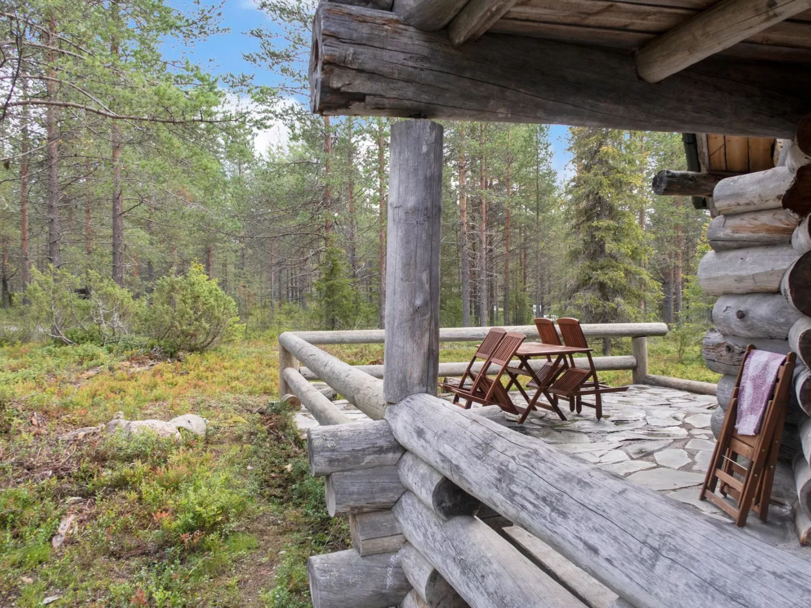 Agenttimajat 1-Dedans