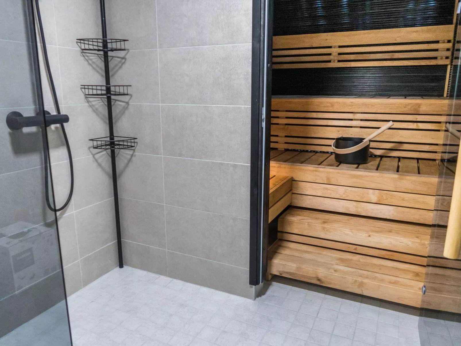 Kivilahti vuokatti-Inside