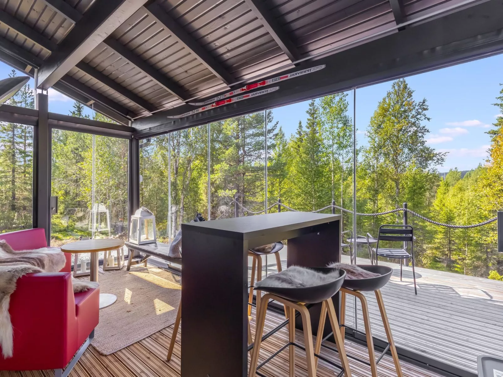 Koukkupolku 5-Drinnen