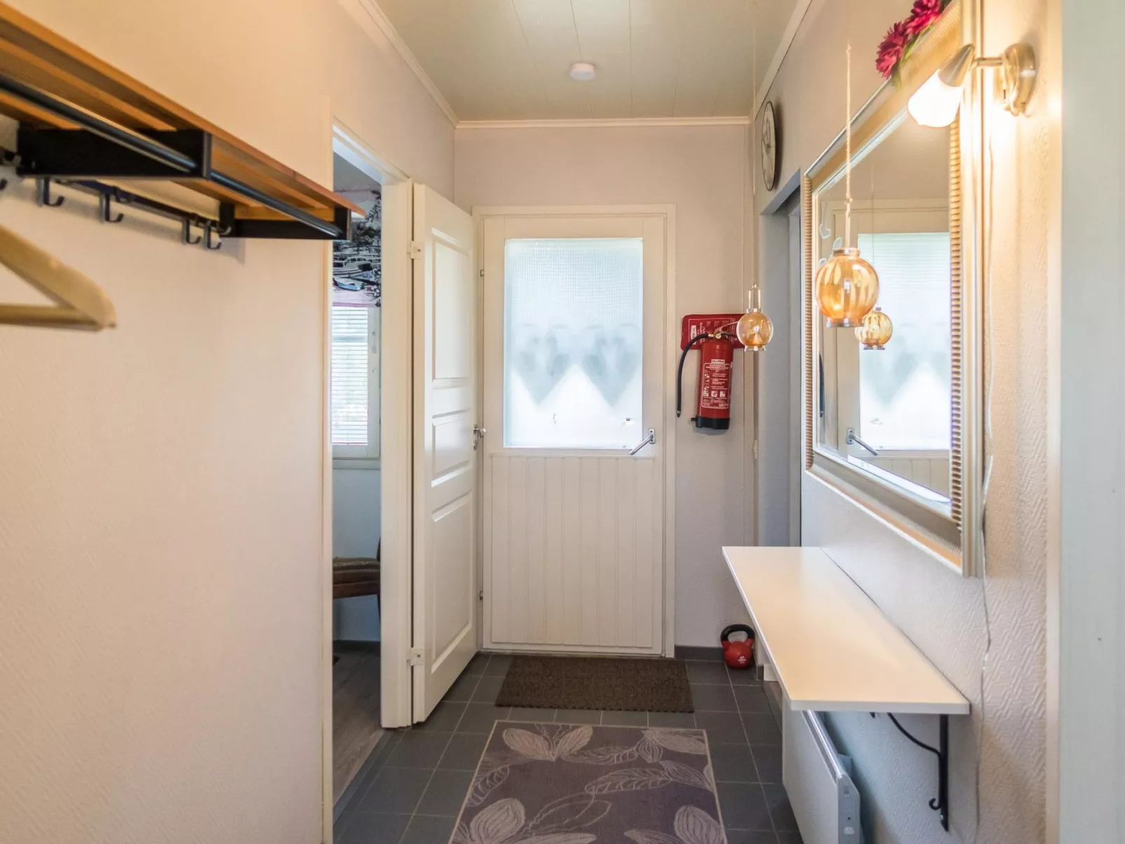 Lomakatti 6b-Drinnen