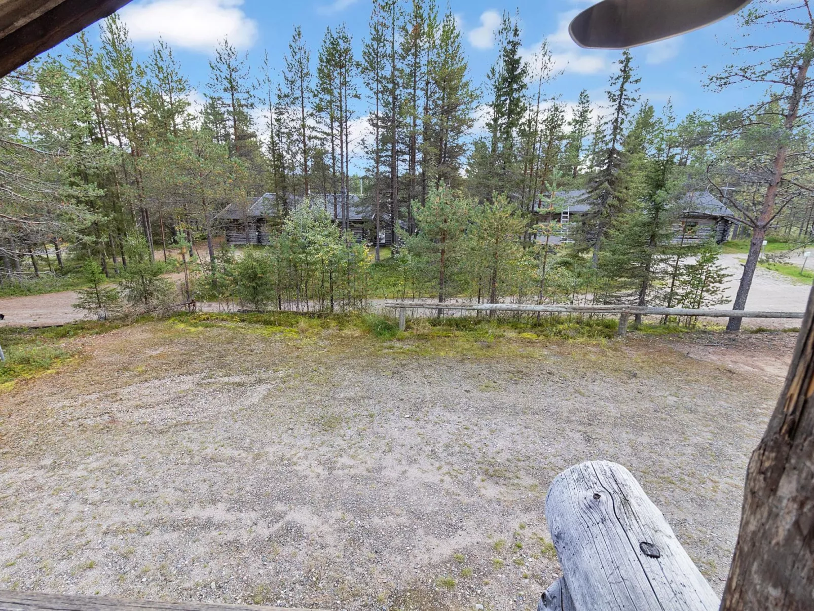 Agenttimajat 2-Dedans