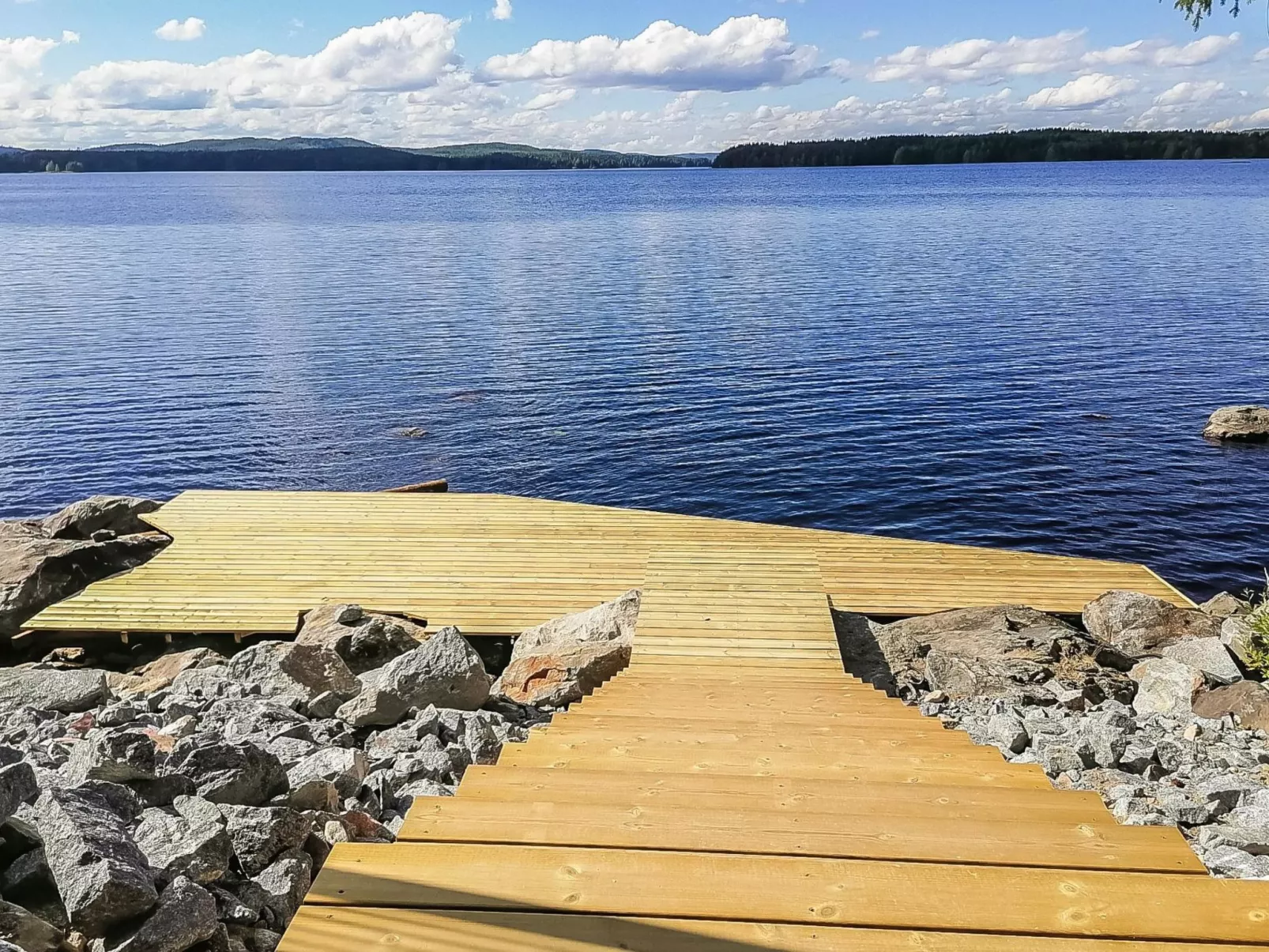 Lakeside villa-Dedans